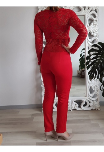 Elegantný overal s čipkovaným zvrškom