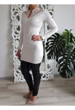 Predĺžený svetrík alebo svetrikové šaty- biele