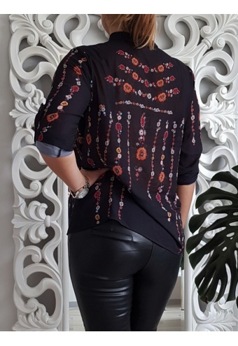 Blúzka s kvetovanou potlačou