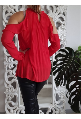 Blúzka voľnejšieho strihu s výrezmi na ramenách