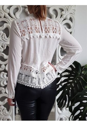 Elegantná blúzka s krajkou - biela