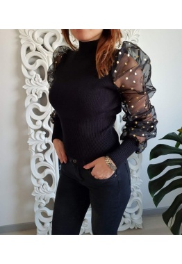 Elegantný svetrík s nazberanými rukávmi