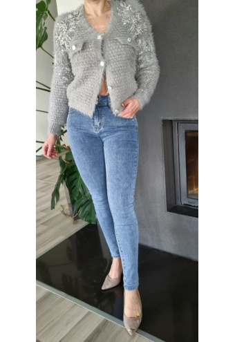 Skinny rifle s push up efektom