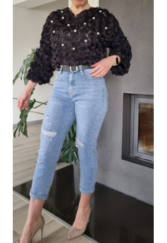 Top s kvetinami a perličkami